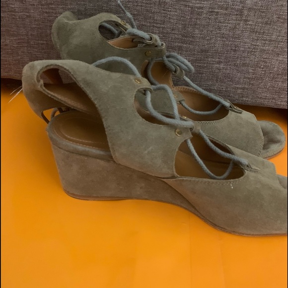 Gorgeous Chloe lace up sandals- EUC - Picture 3 of 5